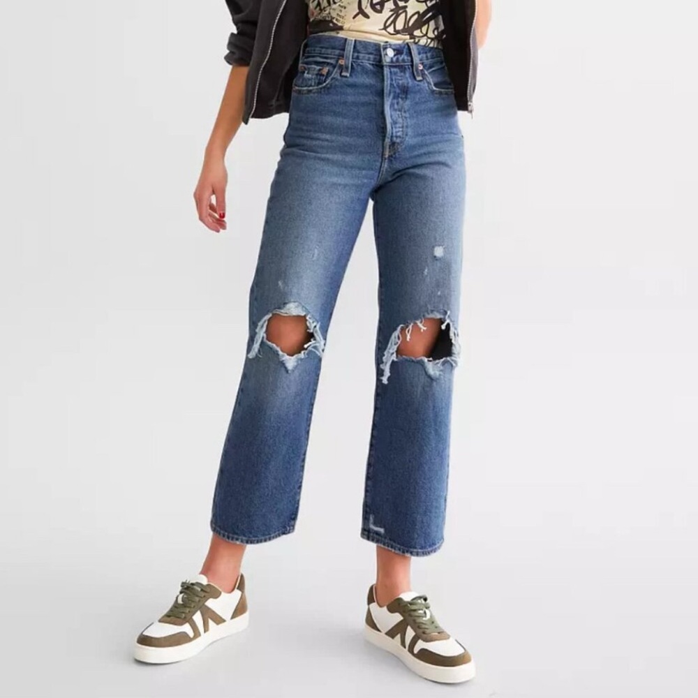 Levi’s Women’s Ultra-High Rise Ribcage Straight Jeans Feeling Seen Size: 28